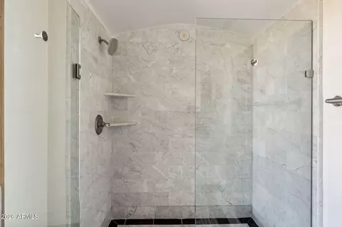 Bath - 125 E Coronado Rd, Phoenix, AZ 85004 photo 2 of 6
