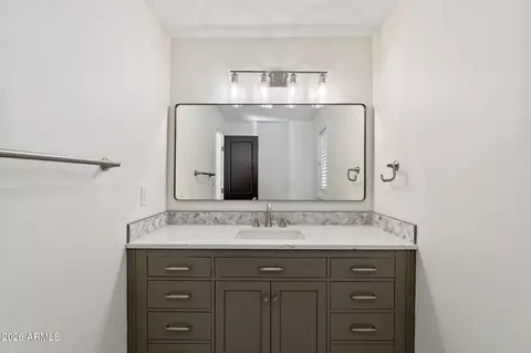 Bath - 125 E Coronado Rd, Phoenix, AZ 85004 photo 5 of 6
