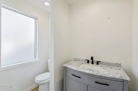 Bath - 125 E Coronado Rd, Phoenix, AZ 85004 photo 1 of 6