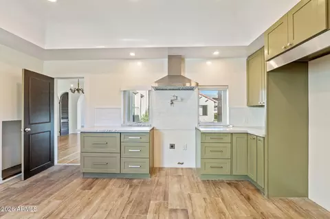 Kitchen - 125 E Coronado Rd, Phoenix, AZ 85004 photo 2 of 3
