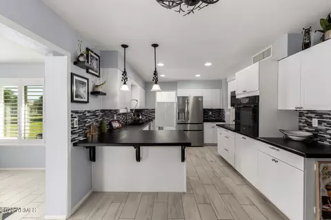 10502 W Roundelay Cir, Sun City, AZ 85351