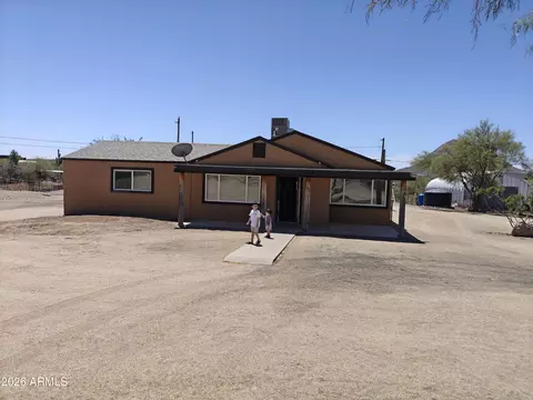 2417 W Roughrider Rd, New River, AZ 85087