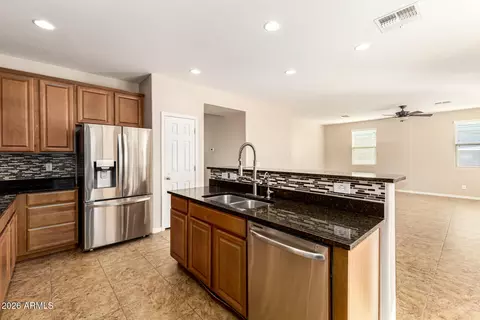 Kitchen - 11051 E Sebring Ave, Mesa, AZ 85212 photo 4 of 6