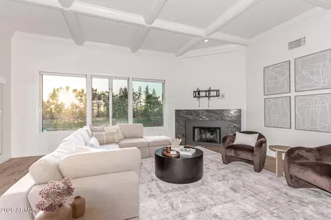 Living - 3105 E Marshall Ave, Phoenix, AZ 85016 photo 2 of 3