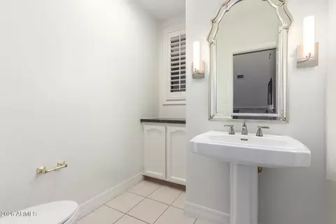 Bath - 3105 E Marshall Ave, Phoenix, AZ 85016 photo 5 of 5