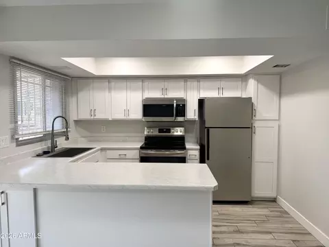 6678 N 43rd Ave, Glendale, AZ 85301