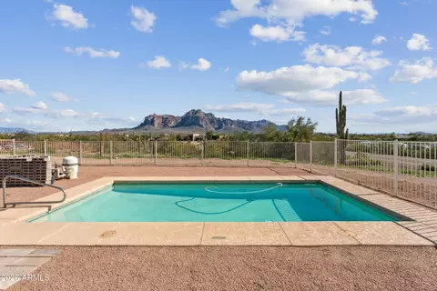 Exterior - 2082 E Tepee St, Apache Junction, AZ 85119 photo 3 of 8