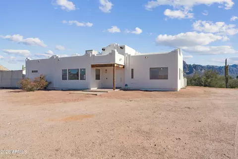 Exterior - 2082 E Tepee St, Apache Junction, AZ 85119 photo 2 of 8