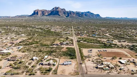 View/Area - 2082 E Tepee St, Apache Junction, AZ 85119 photo 3 of 10