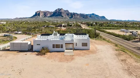 2082 E Tepee St, Apache Junction, AZ 85119
