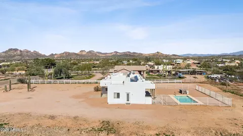 View/Area - 2082 E Tepee St, Apache Junction, AZ 85119 photo 4 of 10