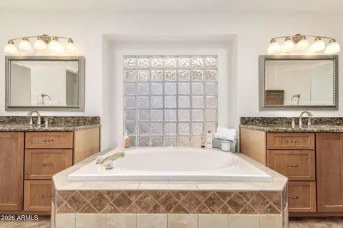 Bath - 1647 E Waltann Ln, Phoenix, AZ 85022 photo 2 of 3