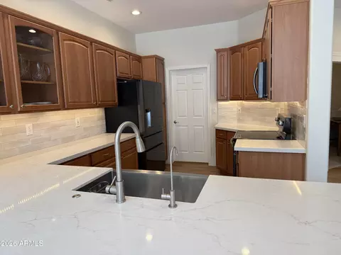 Kitchen - 7445 Eagle Crest Dr #1119, Mesa, AZ 85207 photo 2 of 2