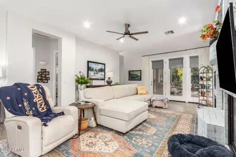 3422 E Pyrenees Pass, Phoenix, AZ 85018 photo 9