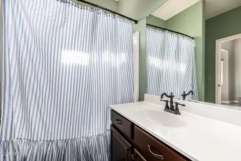 Bath - 4583 E Olive Ct, Gilbert, AZ 85234 photo 3 of 3
