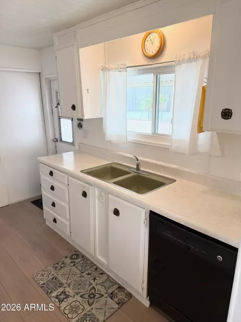 735 S Park View Cir, Mesa, AZ 85208 photo 5