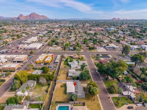 View/Area - 2320 E Fairmount Ave, Phoenix, AZ 85016 photo 10 of 10
