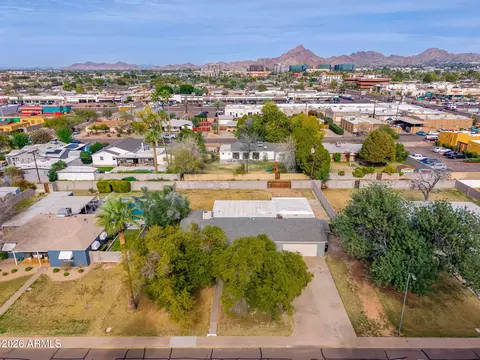 View/Area - 2320 E Fairmount Ave, Phoenix, AZ 85016 photo 1 of 10