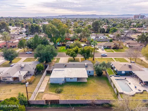 View/Area - 2320 E Fairmount Ave, Phoenix, AZ 85016 photo 3 of 10