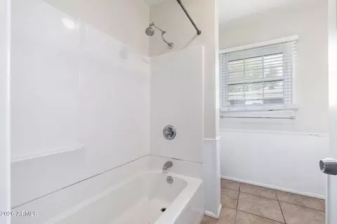Bath - 2320 E Fairmount Ave, Phoenix, AZ 85016 photo 2 of 4