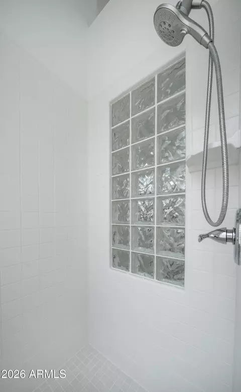 Bath - 7910 E Snowdon Cir, Mesa, AZ 85207 photo 3 of 6