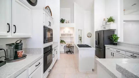 Kitchen - 7910 E Snowdon Cir, Mesa, AZ 85207 photo 6 of 6