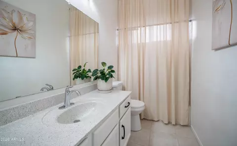 Bath - 7910 E Snowdon Cir, Mesa, AZ 85207 photo 5 of 6