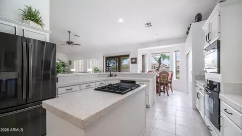 Kitchen - 7910 E Snowdon Cir, Mesa, AZ 85207 photo 5 of 6