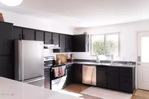 Kitchen - 5324 N 3rd Ave, Phoenix, AZ 85013 photo 4 of 6