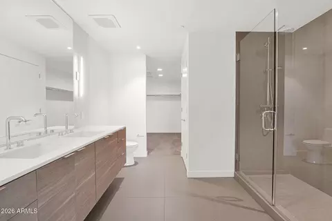 Bath - 2300 E Campbell Ave #416, Phoenix, AZ 85016 photo 2 of 6