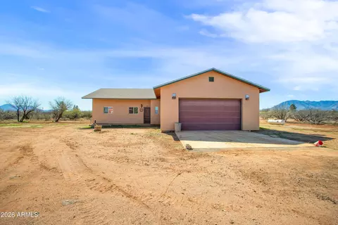 9292 E Chandler Ln, Hereford, AZ 85615