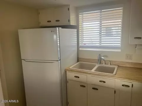 Kitchen - 4150 E Cactus Rd #213, Phoenix, AZ 85032 photo 3 of 3