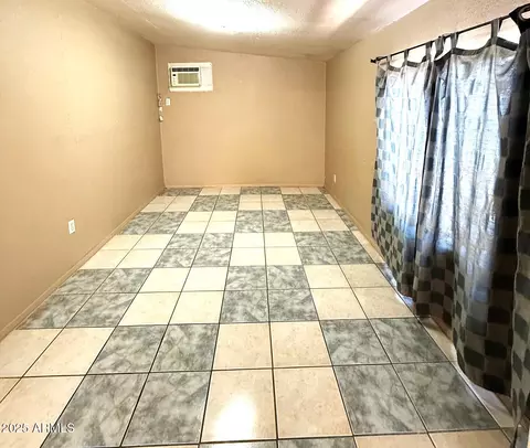Living - 4450 W Weldon Ave, Phoenix, AZ 85031 photo 2 of 2