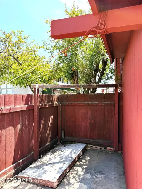 Exterior - 4450 W Weldon Ave, Phoenix, AZ 85031 photo 2 of 3