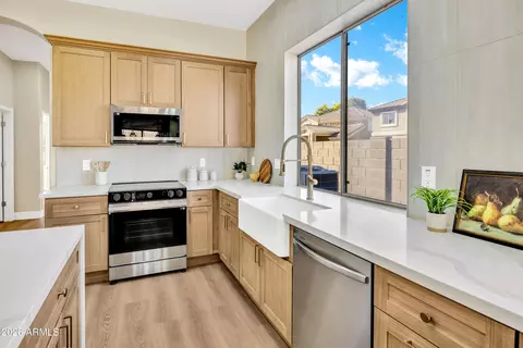 Kitchen - 7860 E Peralta Ave, Mesa, AZ 85212 photo 6 of 9