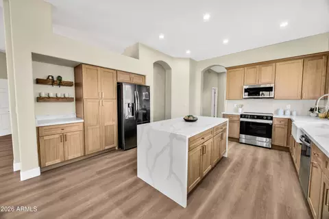 Kitchen - 7860 E Peralta Ave, Mesa, AZ 85212 photo 4 of 9