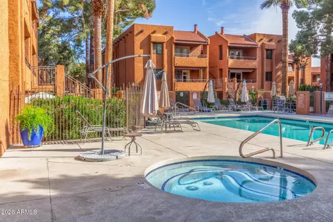 4704 E Paradise Village Pkwy #226, Phoenix, AZ 85032
