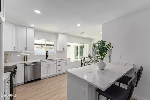 Kitchen - 2655 E Cholla St, Phoenix, AZ 85028 photo 1 of 4