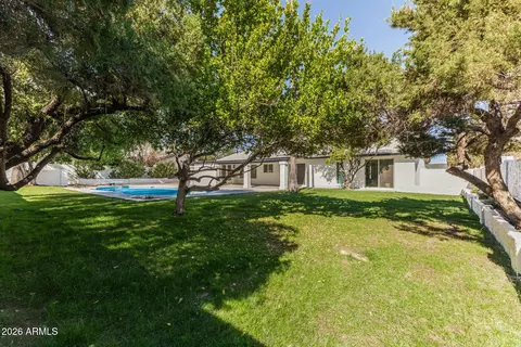 Exterior - 2655 E Cholla St, Phoenix, AZ 85028 photo 5 of 6