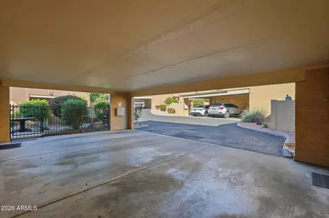 Exterior - 744 E North Ln #2, Phoenix, AZ 85020 photo 4 of 7