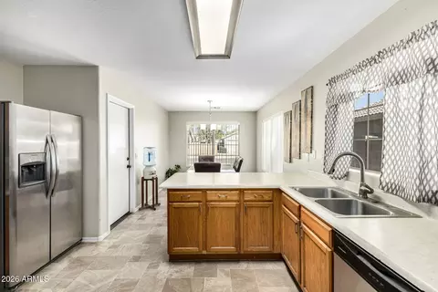 Kitchen - 2207 E 39th Ave, Apache Junction, AZ 85119 photo 4 of 4