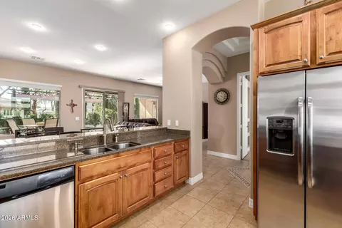 Kitchen - 10853 E Olla Ave, Mesa, AZ 85212 photo 3 of 4