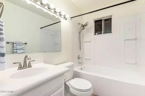 Bath - 1136 E Caldwell St, Phoenix, AZ 85042 photo 2 of 2