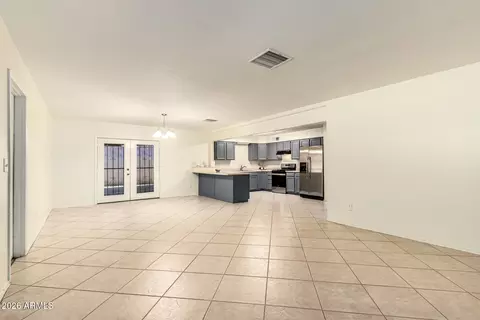 Living - 1136 E Caldwell St, Phoenix, AZ 85042 photo 6 of 7