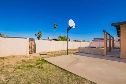 Exterior - 1136 E Caldwell St, Phoenix, AZ 85042 photo 4 of 4