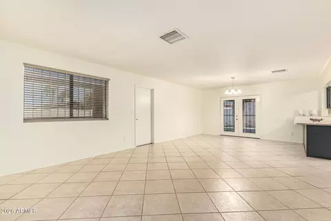 Living - 1136 E Caldwell St, Phoenix, AZ 85042 photo 5 of 7