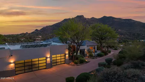 37221 N Holiday Ln, Carefree, AZ 85377