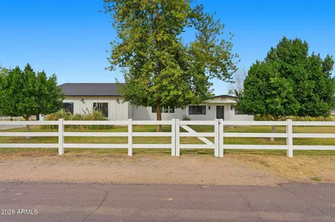 Exterior - 2858 E Redfield Rd, Gilbert, AZ 85234 photo 1 of 11