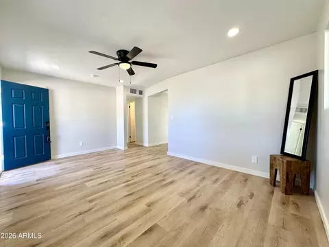Living - 524 S Saguaro Dr, Apache Junction, AZ 85120 photo 1 of 2