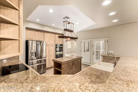 Kitchen - 1732 E Gelding Dr, Phoenix, AZ 85022 photo 3 of 4